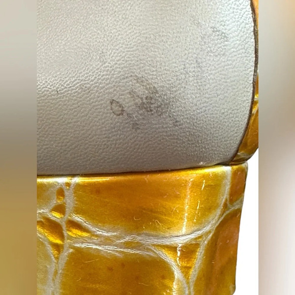 Stuart Weitzman Ivory Cream Classic Pumps Womens Size 8 AA Cap Toe Slip Heels - Picture 5 of 8